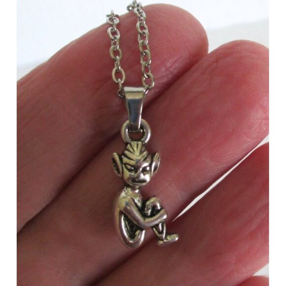 New Alien Pendant Necklace With 18" Stainless Chain - Unique Unisex Jewelry Gift - Picture 2 of 5